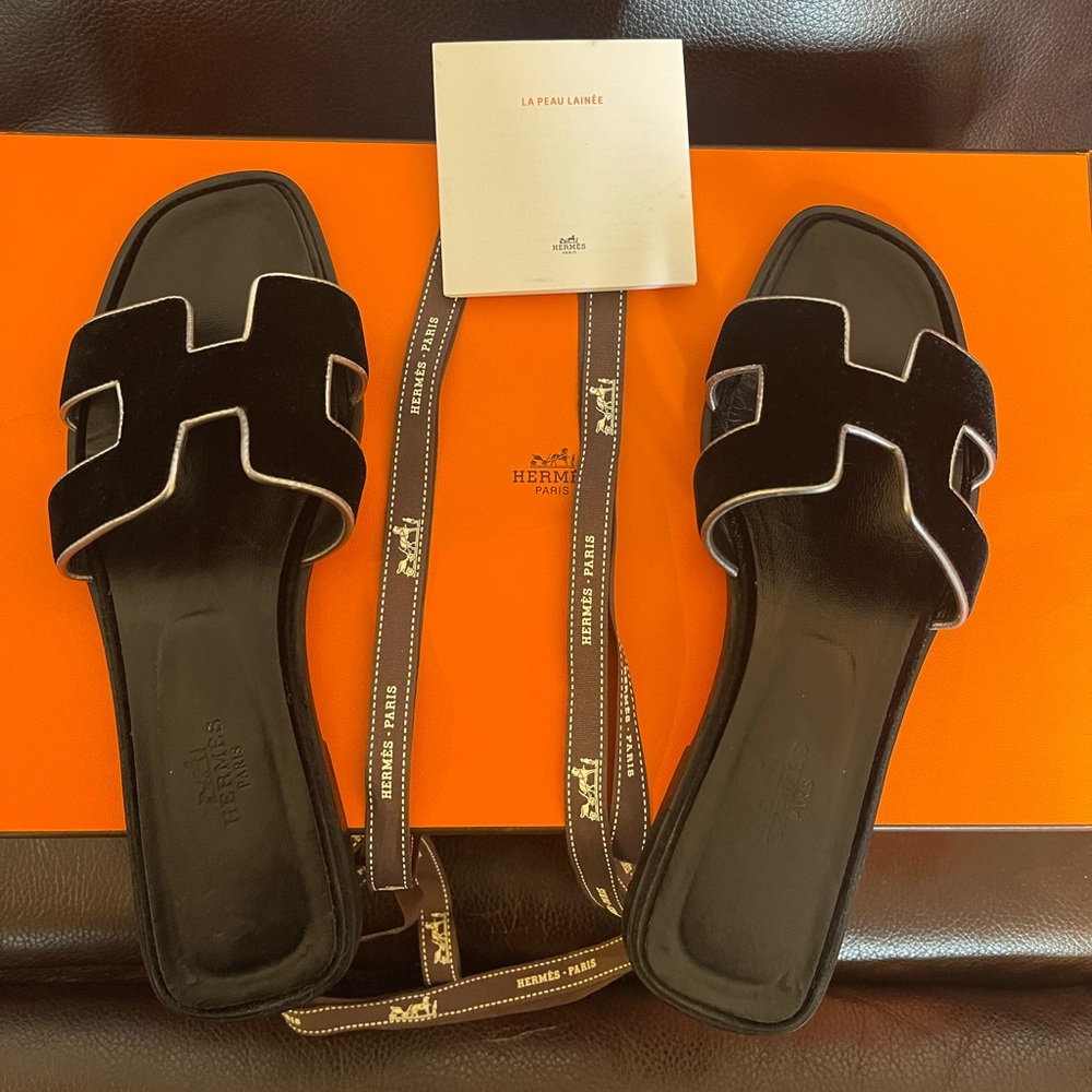 Hermes Oran Black Velvet Goat skin Sandals sz 8